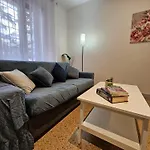 Be Your Home - Isabella Bright Apartment