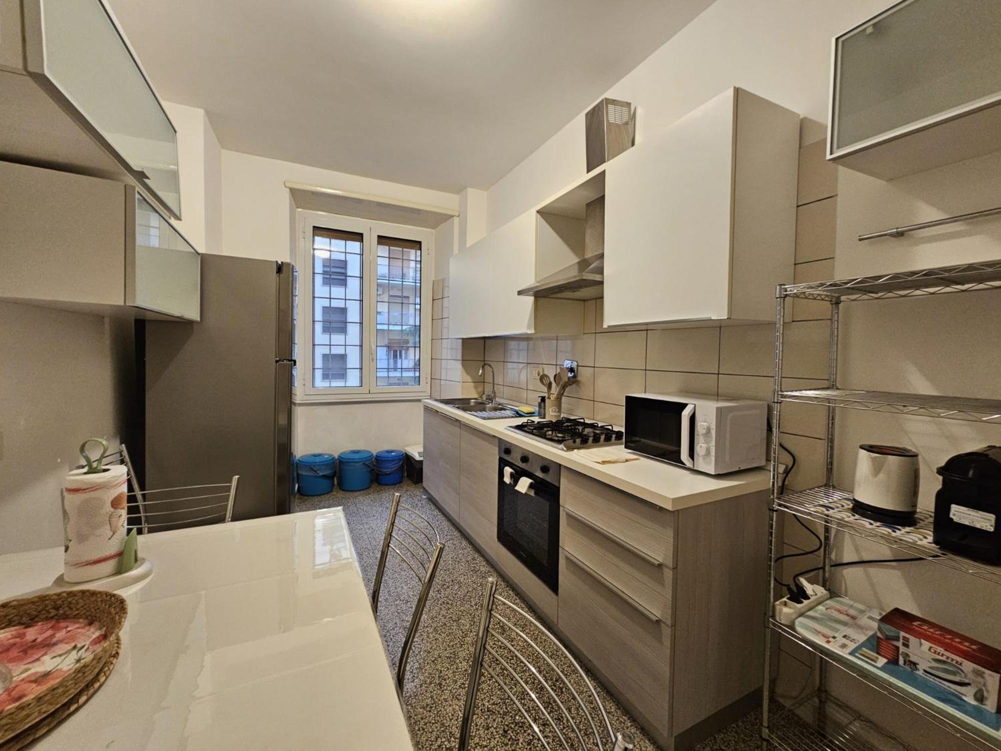 Apartment Be Your - Isabella Bright Rom