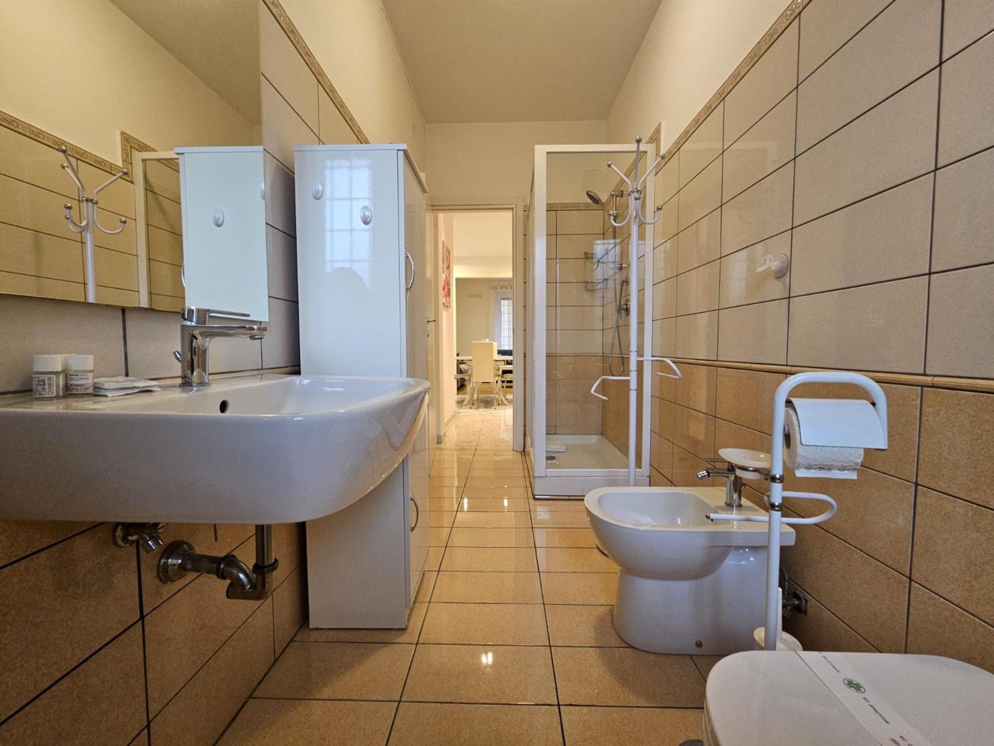 Be Your - Isabella Bright Apartment